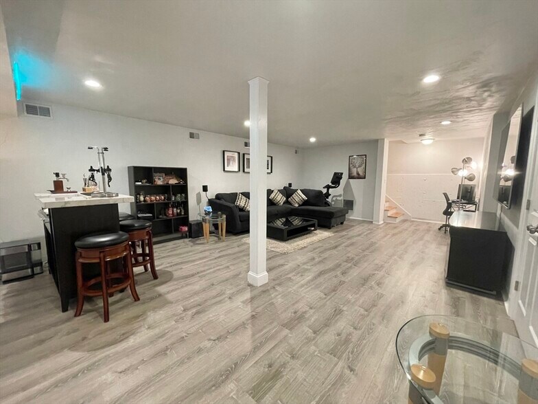 Building Photo - 58 Starbird Ave
