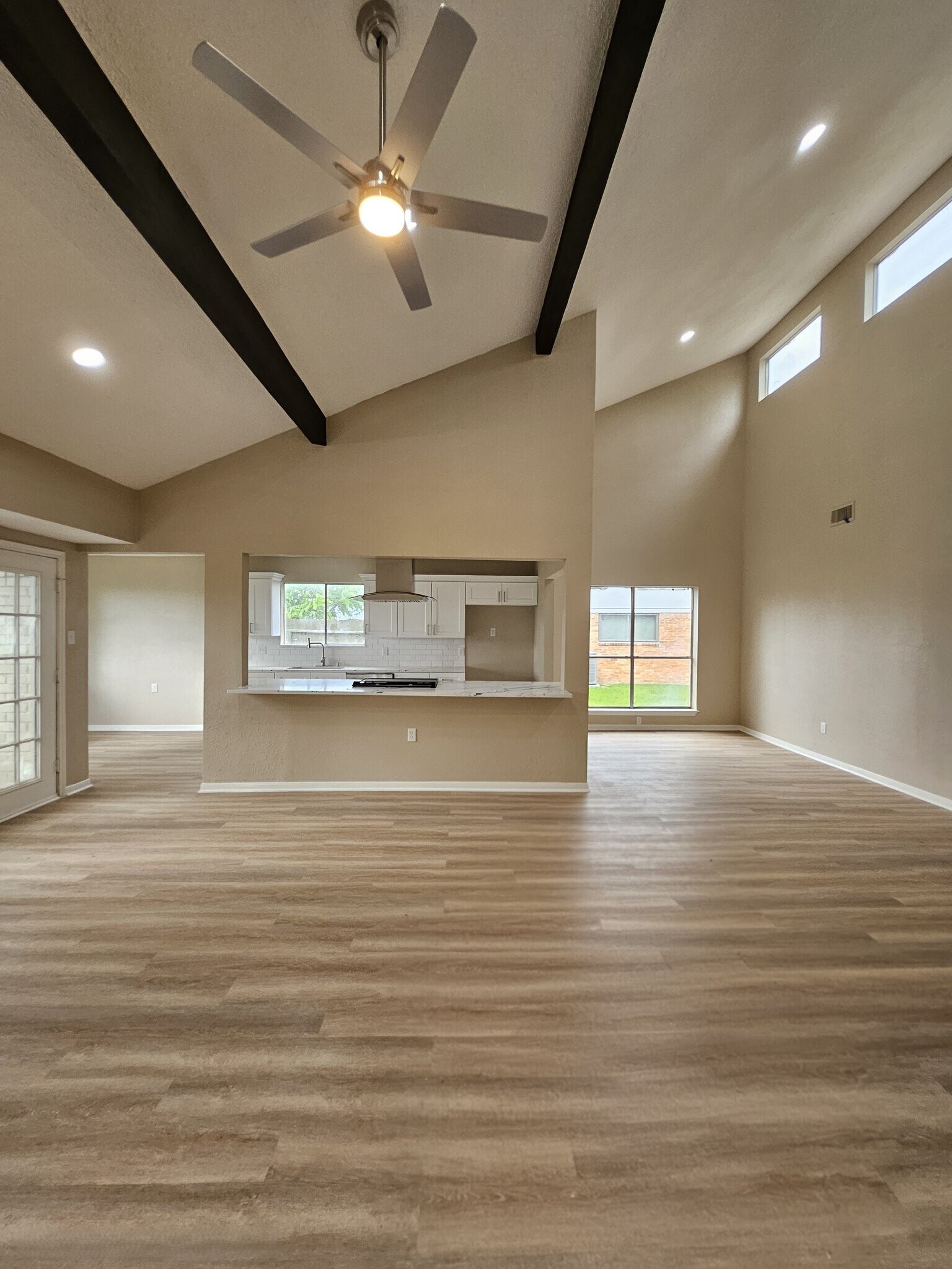 Building Photo - 214 Oleander St