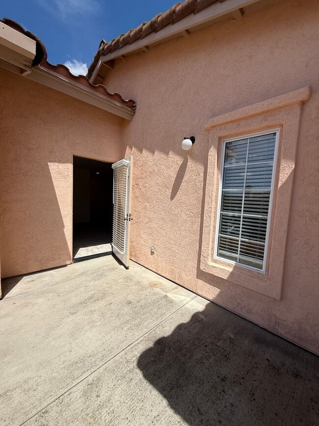 Building Photo - Terrific 2Br/2Ba Condo in gated community of Morada in Rancho Bernardo - Updated 2nd floor