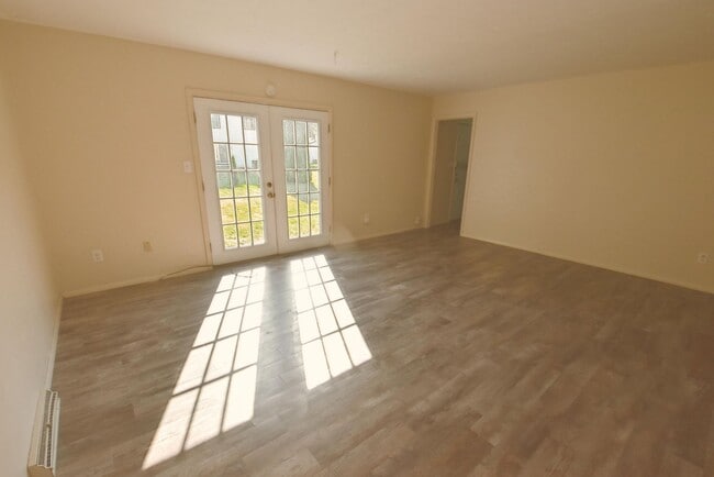 Building Photo - 3 Bedroom 1.5 Bath in North side of South Bend