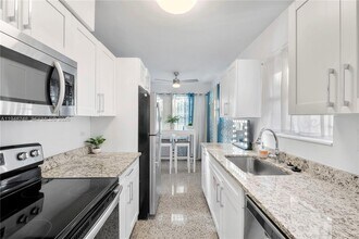 Building Photo - 1821 SW 11th Ct