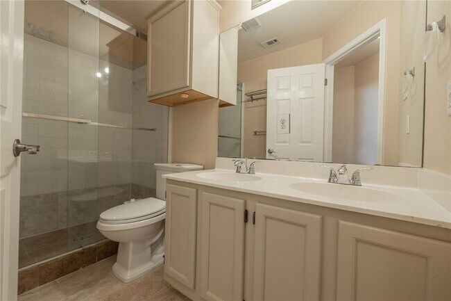 Building Photo - No Carpet! Tons of Space! Beautiful backya...