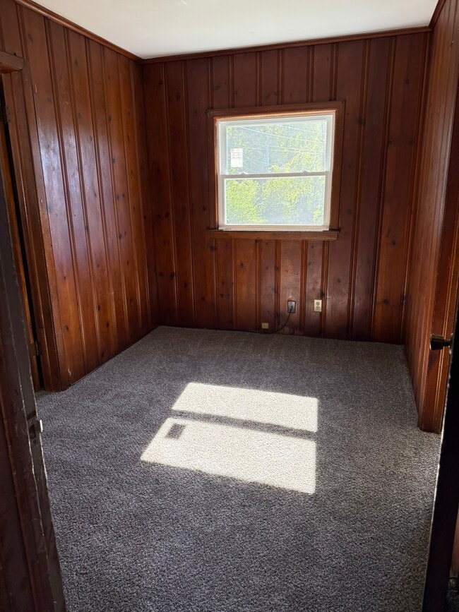 Building Photo - 10703 Hickman Mills Dr