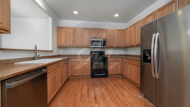 Building Photo - End Unit Townhome in Ridgeview at Stetson ...