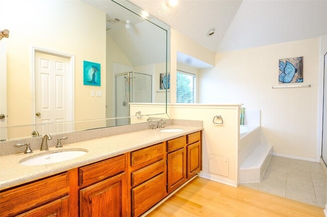 Building Photo - 2520 Hadley Cir