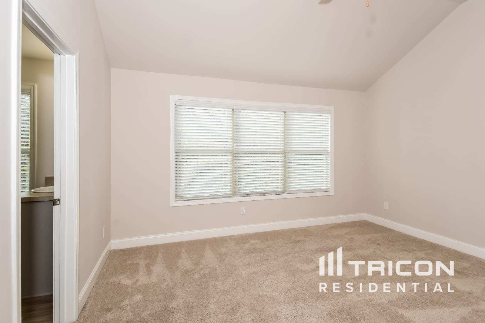 Building Photo - 731 Ireland Ln