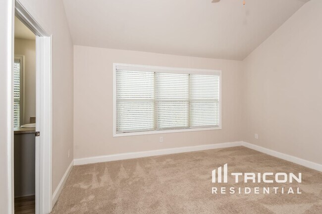 Building Photo - 731 Ireland Ln
