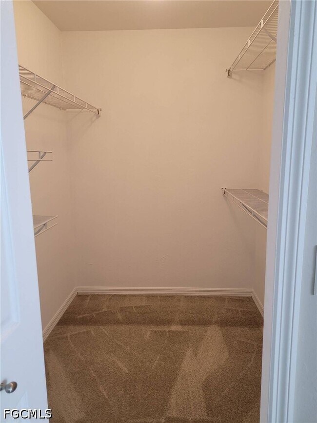 Building Photo - 1702 NE 33rd St