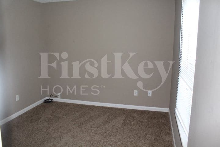 Building Photo - 10988 Cedar Pine Dr