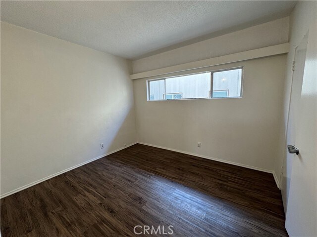 Building Photo - 440 Rosecrans Ave