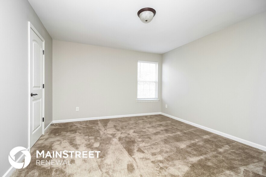 Building Photo - 181 Lyndhurst Dr