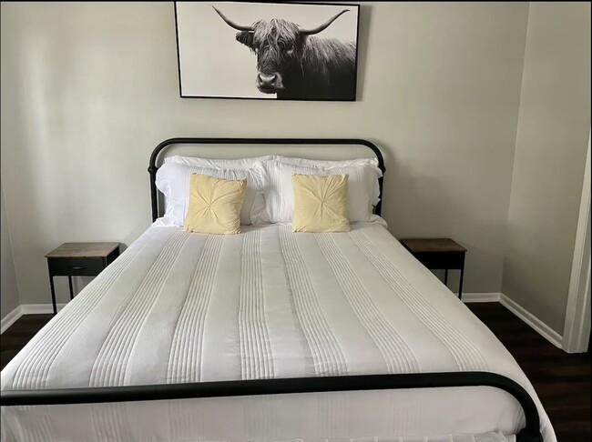 Building Photo - 336 Victor St