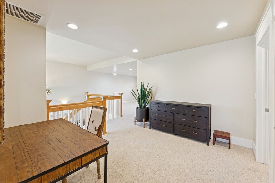 Building Photo - 541 Craftsman Way