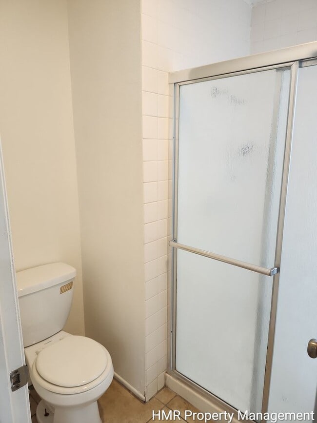 Building Photo - Spacious & Convenient 3-Bedroom Townhouse