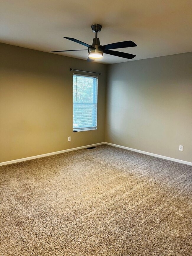 Building Photo - Charming 3-Bedroom Home with Modern Amenities and Elegant Finishes