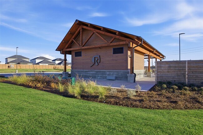 Building Photo - 18027 Lasso Mls Dr