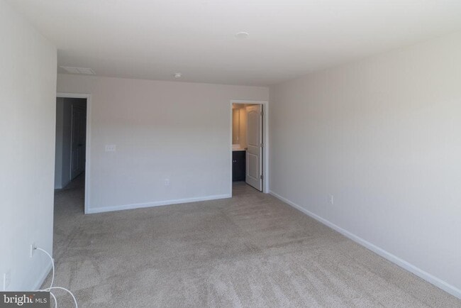 Building Photo - 28 Peregrine Way
