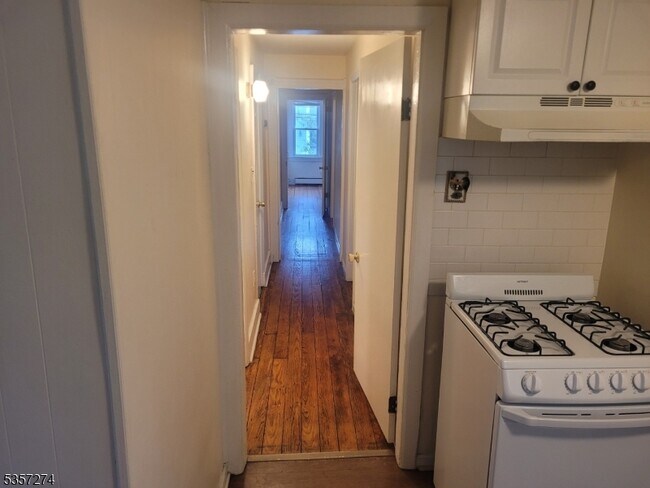 Building Photo - 26 Cook Ave