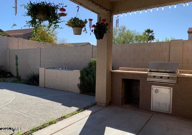 Building Photo - 18564 W Sweet Acacia Dr