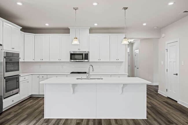 Building Photo - Beautiful 5 Bedroom Home with Attached In-...