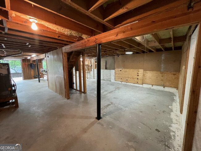 Building Photo - 20 Bonnie Ln