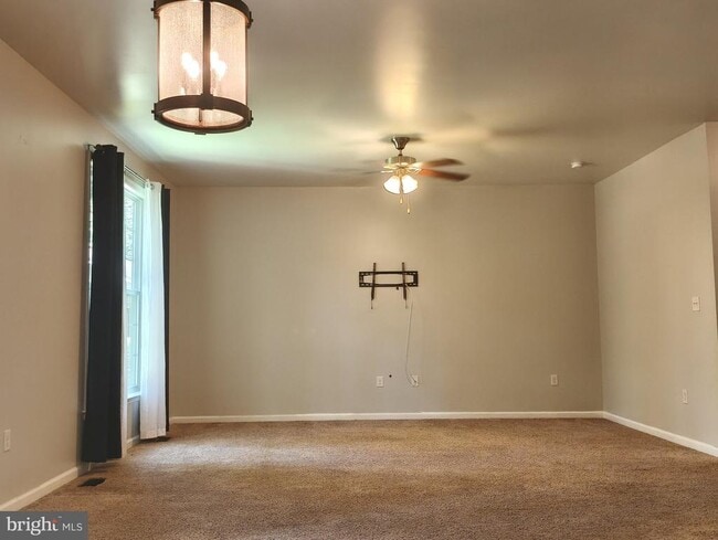 Building Photo - 2913 Lakeview Pkwy