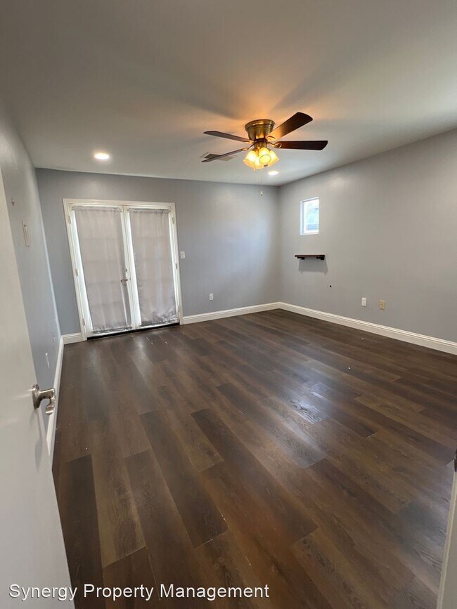 Building Photo - 3 br, 2 bath House - 6014 Sarona St