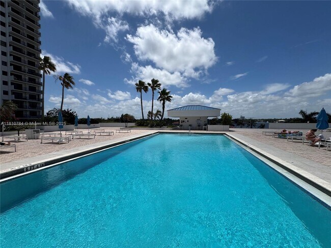 Building Photo - 1201 S Ocean Dr