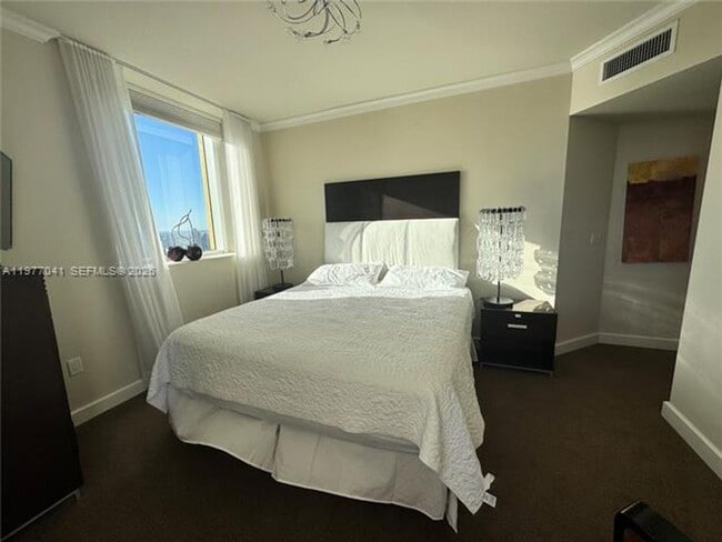 Building Photo - 17875 Collins Ave