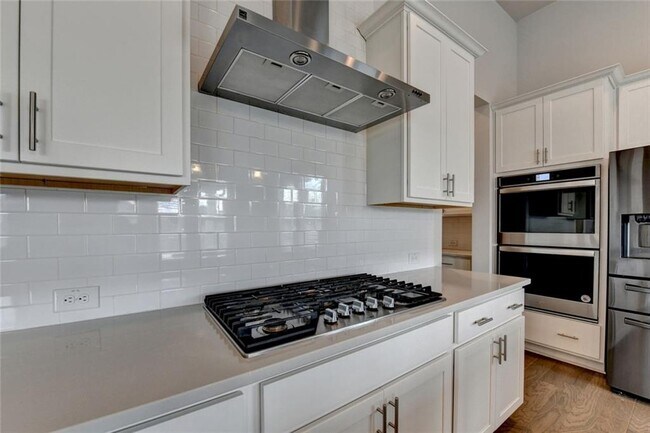 Building Photo - 3695 Andover St