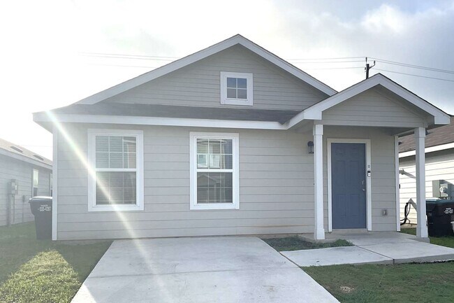 Primary Photo - 7902 Serro Medina