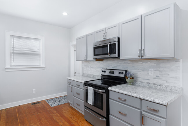 Building Photo - 620 Broadwater Ave