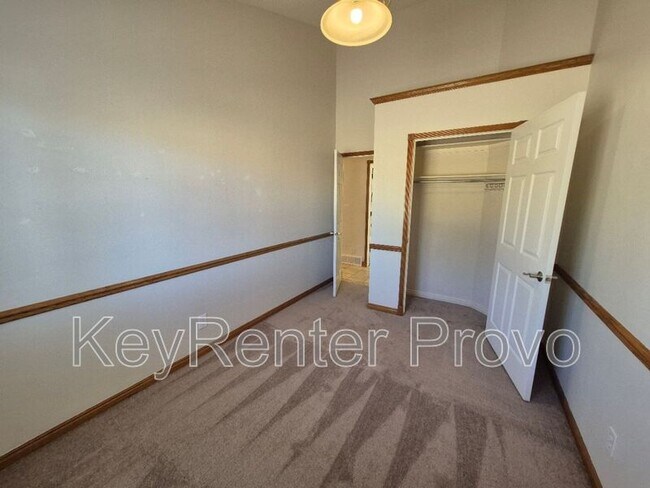 Building Photo - 75 S Astor Ln