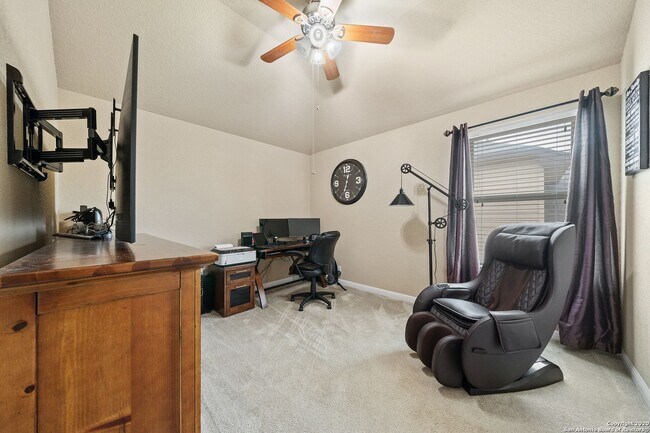 Building Photo - Beautiful 4 Bedroom Home in Turning Stone,...