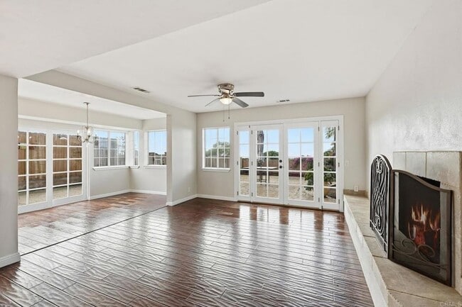 Building Photo - 2205 Cameo Rd