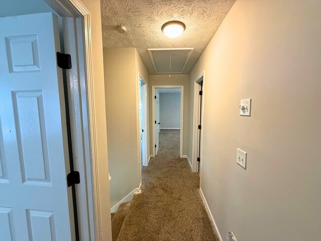 Building Photo - 107 Courtneybrook Trail