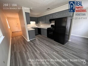 Building Photo - Beautiful 2-Bed 1-Bath Apartment in LR!