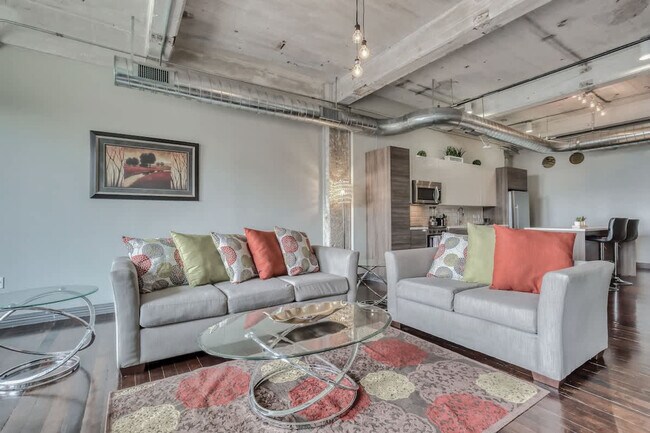 Building Photo - 500 S Ervay St