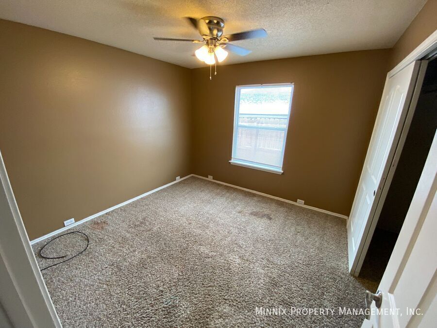 Building Photo - 2530 107th Dr