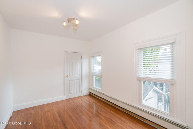 Building Photo - 185 Elm St