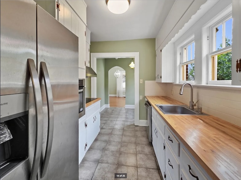 Building Photo - 1391 Jefferson Ave