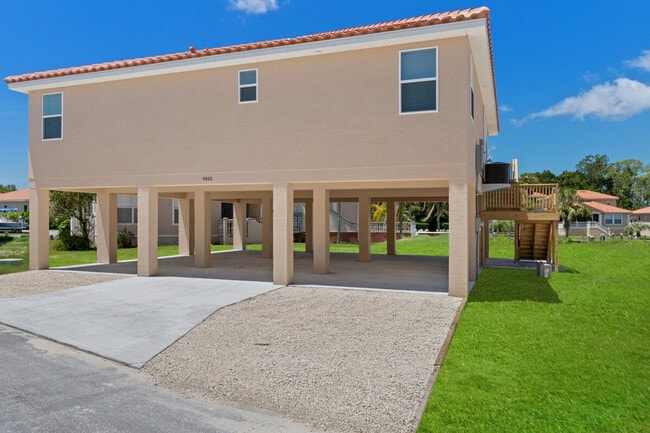 Building Photo - 4800 S Polderland Way