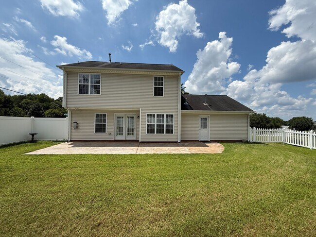 Building Photo - 2403 Mid Salem Dr