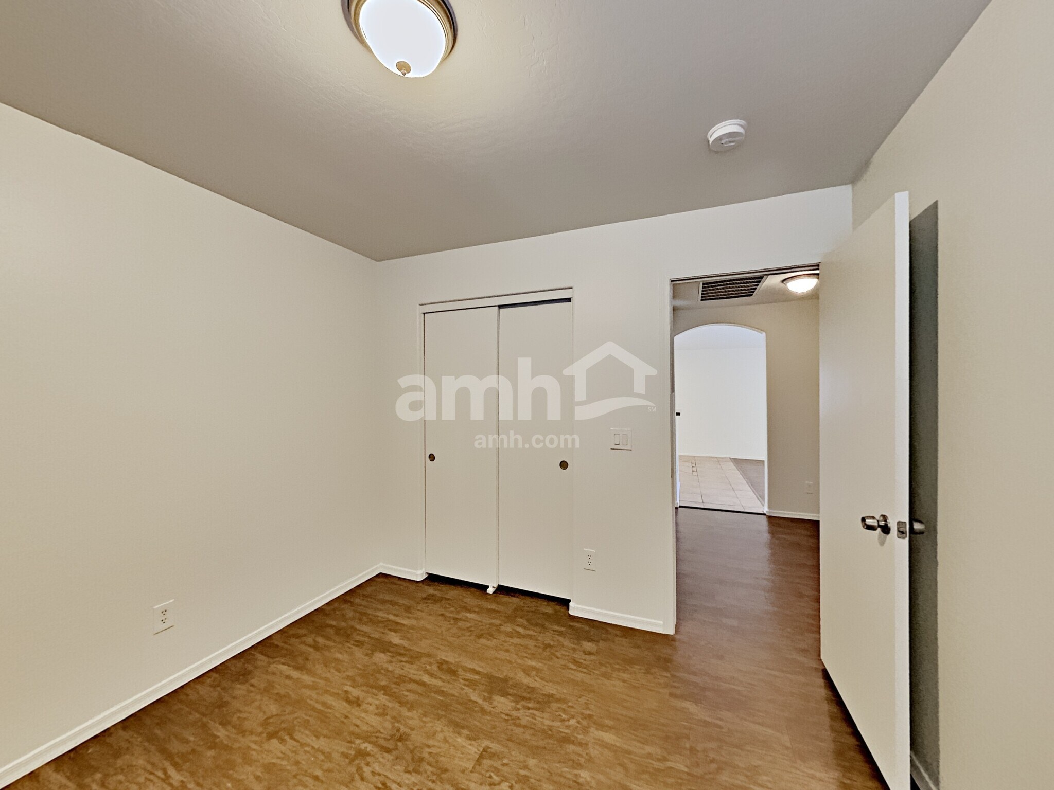 Building Photo - 16043 W Vogel Ave