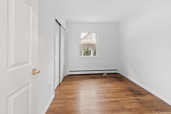 Building Photo - 1736 Central St