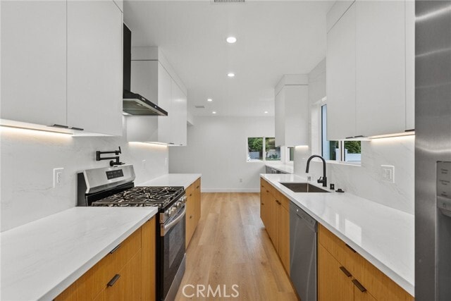 Building Photo - 5730 Stansbury Ave