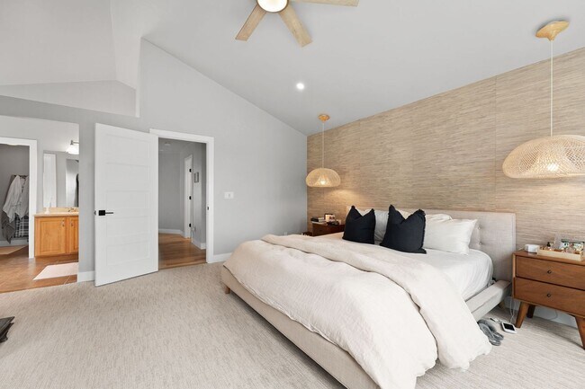 Building Photo - September 2026 - June 2027 Stunning Fully Furnished Rental in Golden, Colorado