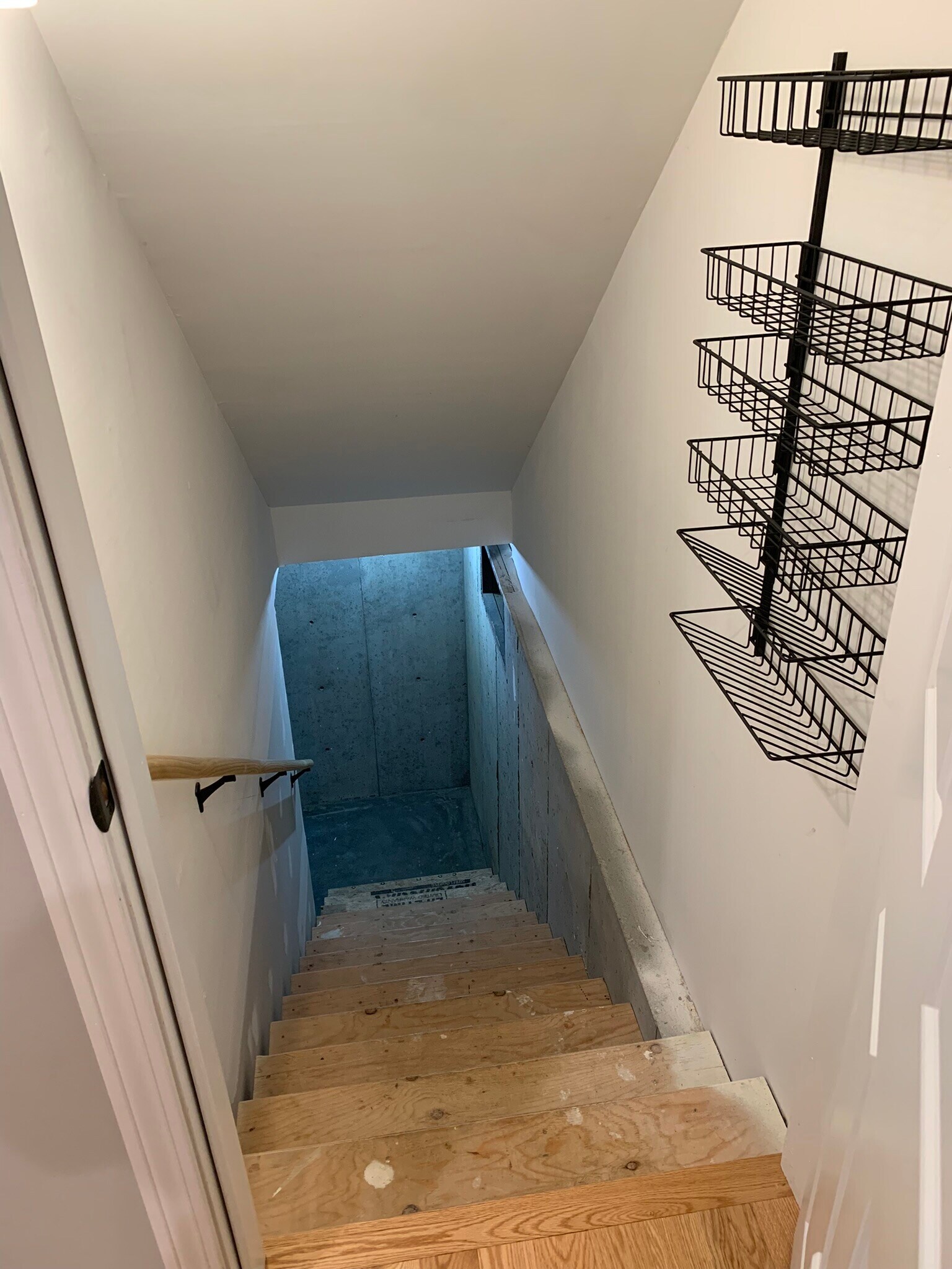 Building Photo - 17 1st St