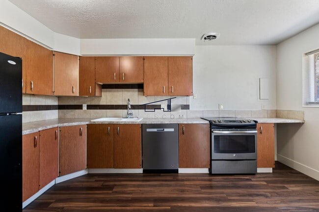 Building Photo - ? For Lease in Ogden, Utah – 3 Bed | 2 Bat...