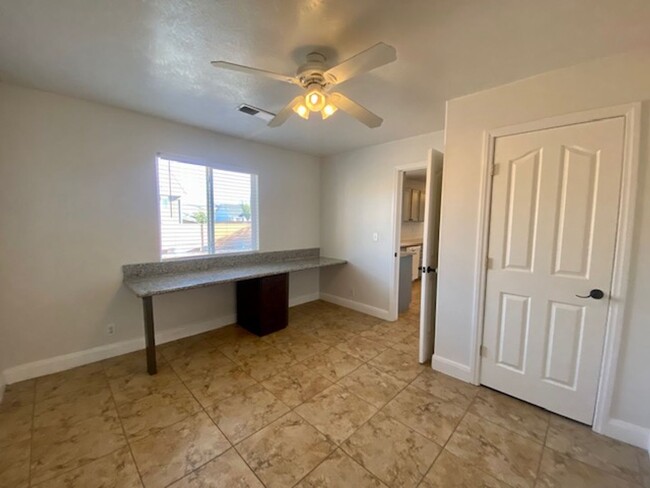 Building Photo - SPACIOUS HOME IN HURRICANE FOR RENT!